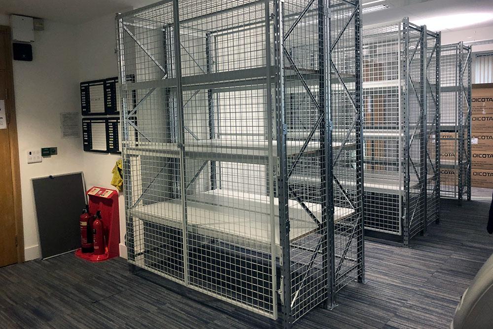 Epsivol shelving and racking with mesh protection