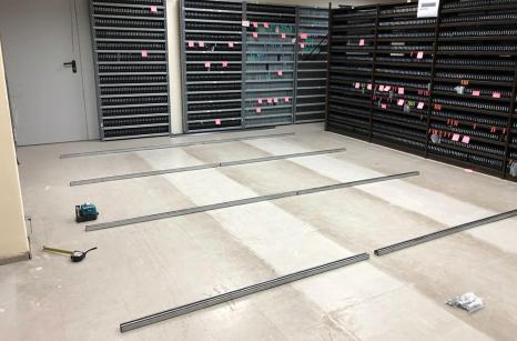 Rail installation mobile storage