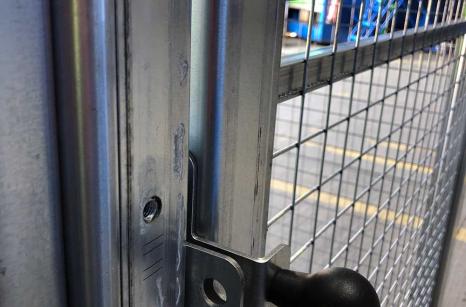 Padlock fixing to secure the door