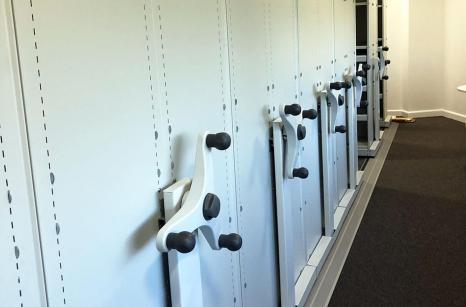 Hand wheels no decor panels on mobile shelving